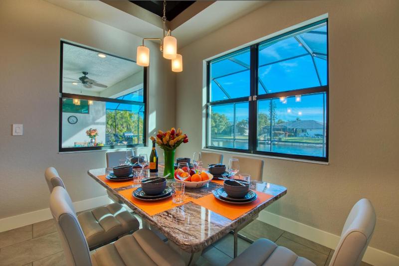VILLA MODERN TIMES - 4 BEDS - 2 BATHS - 8 GUESTS - WATERVIEW & POOL - INCL. 10% OFF BOAT RENTAL - image 8