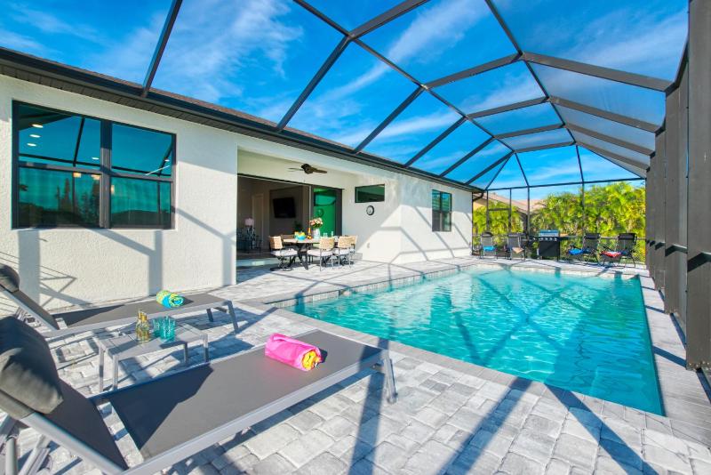 VILLA MODERN TIMES - 4 BEDS - 2 BATHS - 8 GUESTS - WATERVIEW & POOL - INCL. 10% OFF BOAT RENTAL - image 16