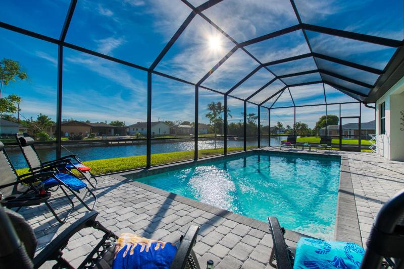 VILLA MODERN TIMES - 4 BEDS - 2 BATHS - 8 GUESTS - WATERVIEW & POOL - INCL. 10% OFF BOAT RENTAL - image 4