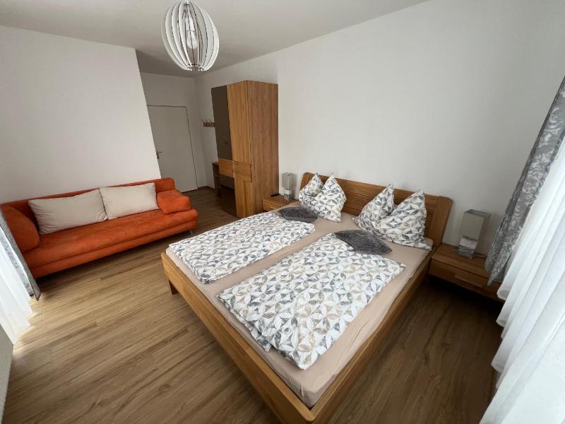 One-Bedroom Apartment image 4