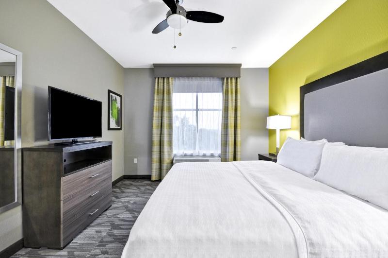 One-Bedroom King Suite - Non-Smoking image 1