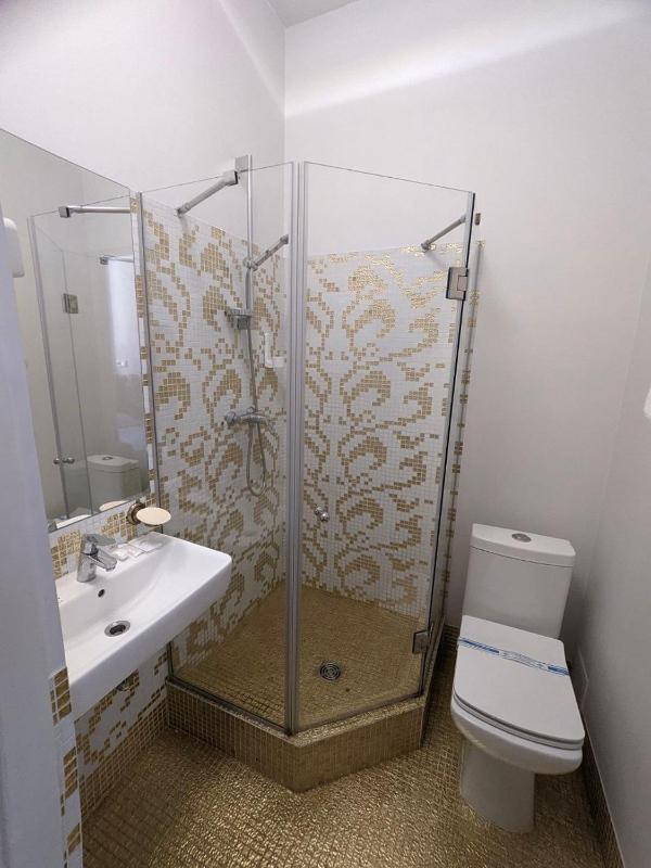 Standard Double Room without Window image 2