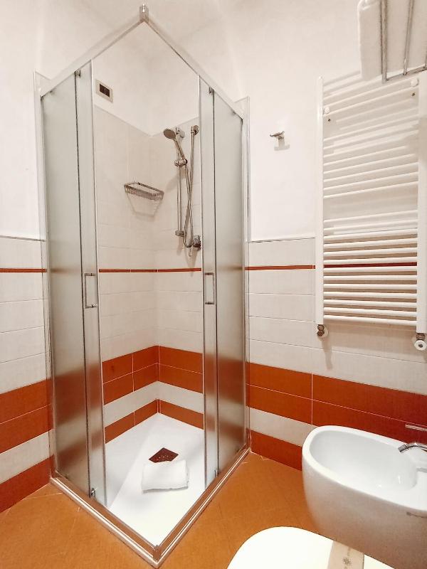 Double or Twin Room image 4