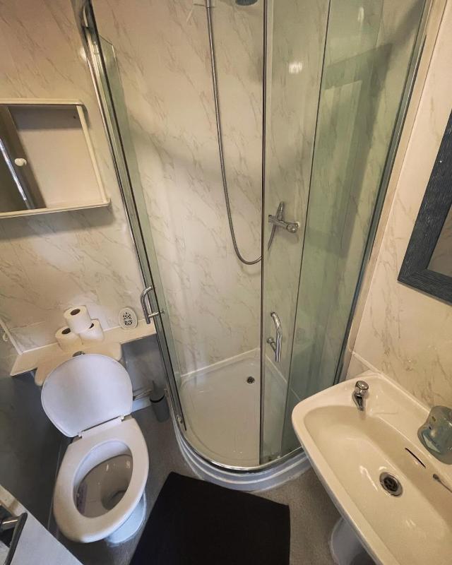 Comfort Triple Room with Shower image 2