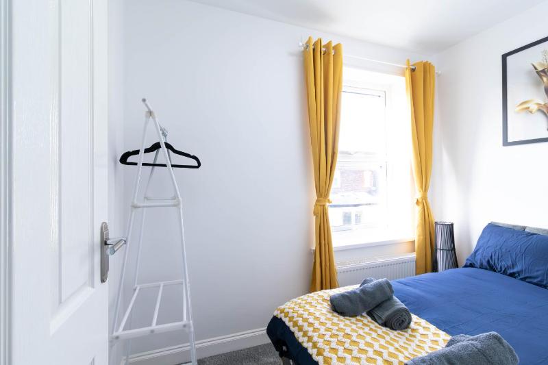 Open Mind Property - 6 Luxury Bedrooms with Free Parking - image 35