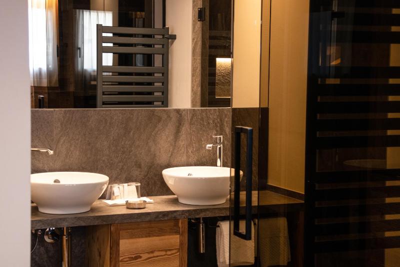 Suite with Spa Bath image 4