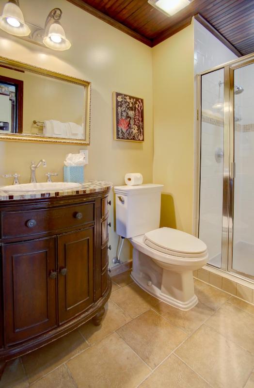 Queen Room - Magnolia Place image 4