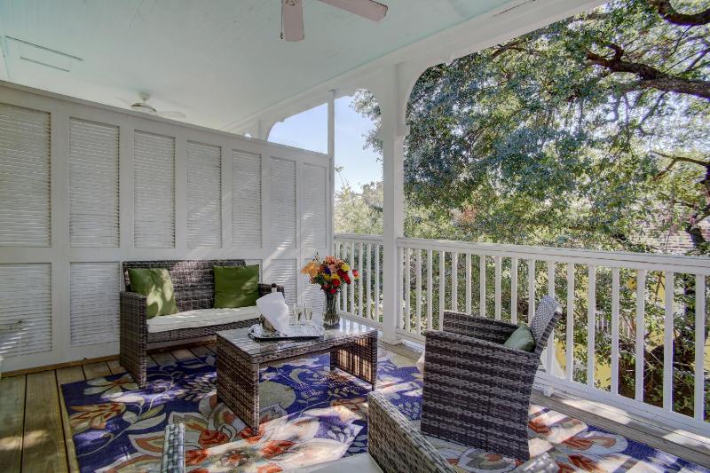 King Room - Live Oak Canopy image 2