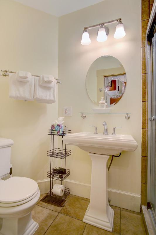 Azalea Inn and Villas - image 7