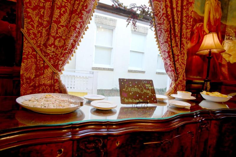 Azalea Inn and Villas - image 42