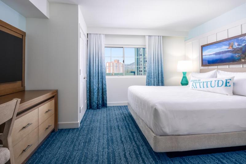 One King Bed Suite, Mountain View, 510 Sq. Ft.  image 4
