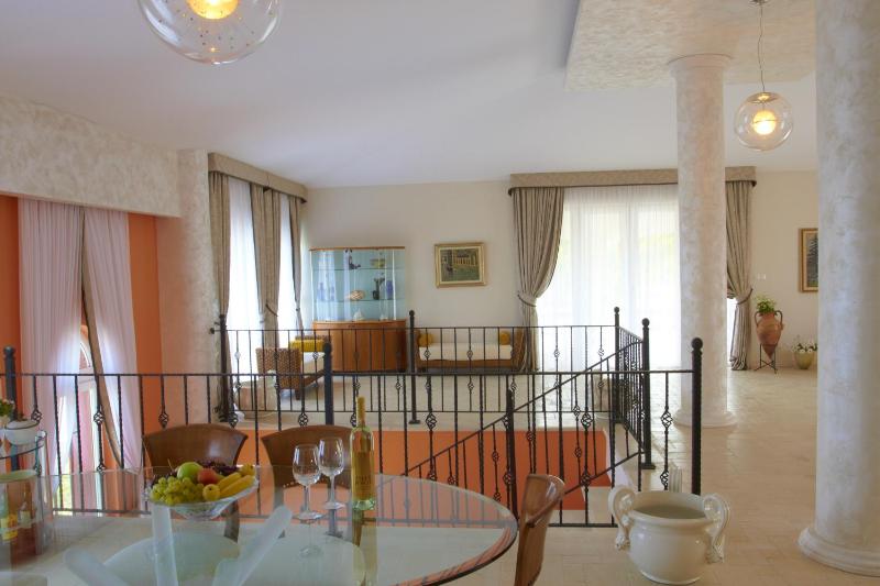 Luxury Apartment image 3