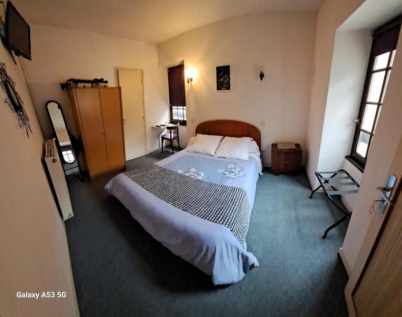 Double Room with Mountain View image 1