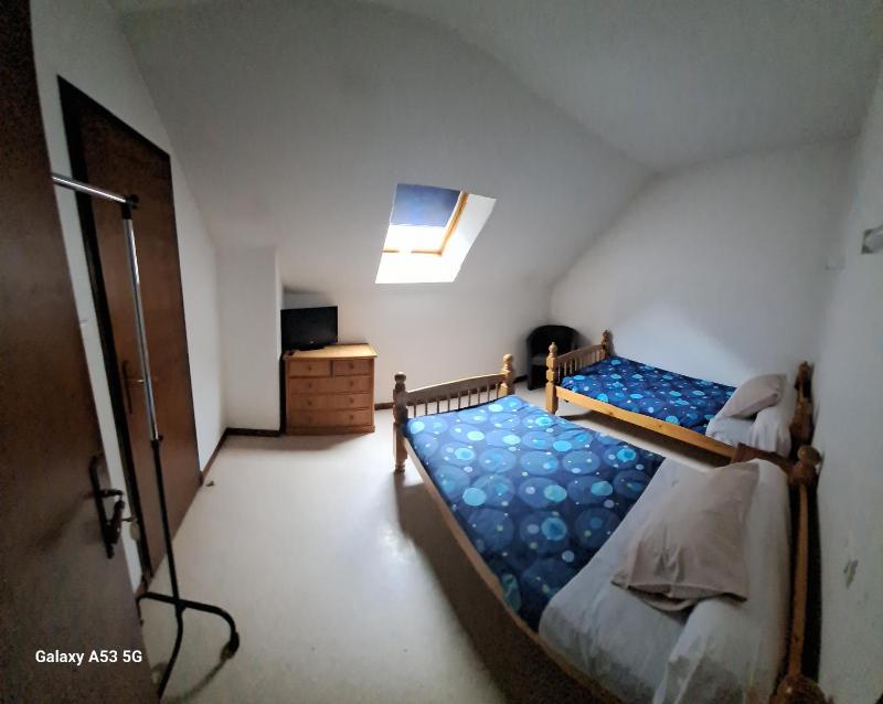 Twin Room image 1