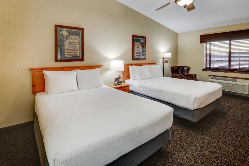 Deluxe Queen Room with Two Queen Beds image 1