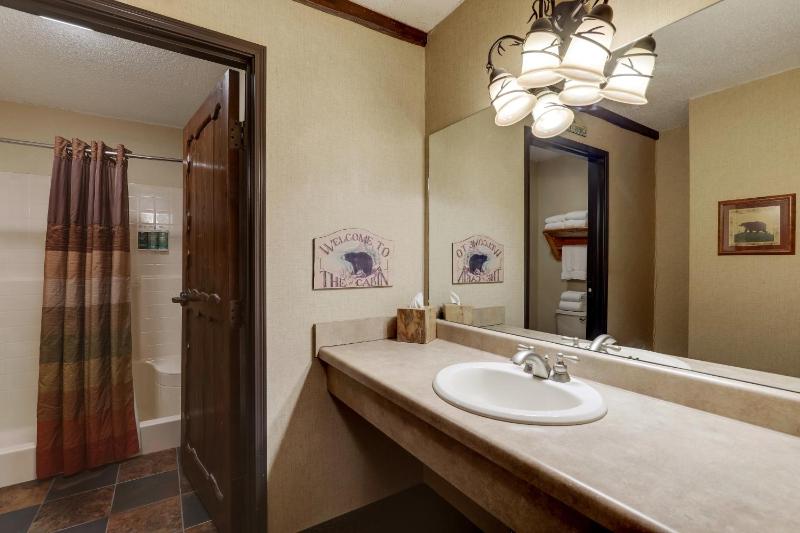 Superior Suite image 2