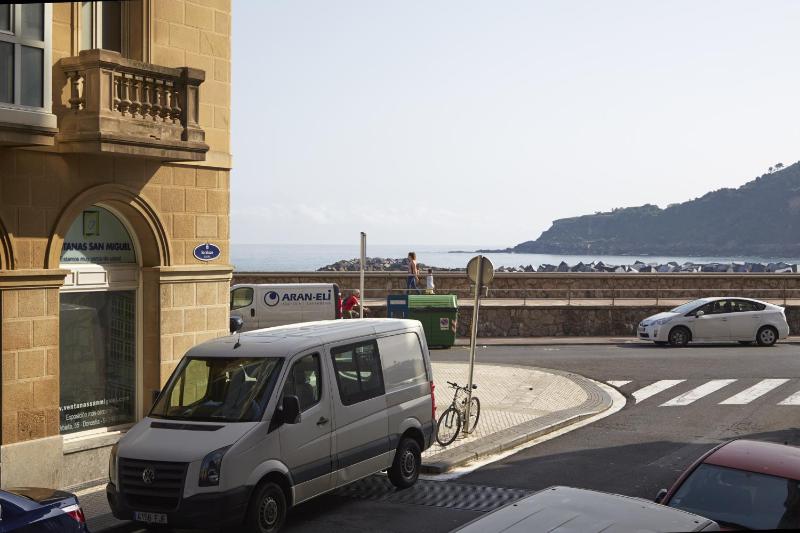 Soraluxe by FeelFree Rentals - image 12