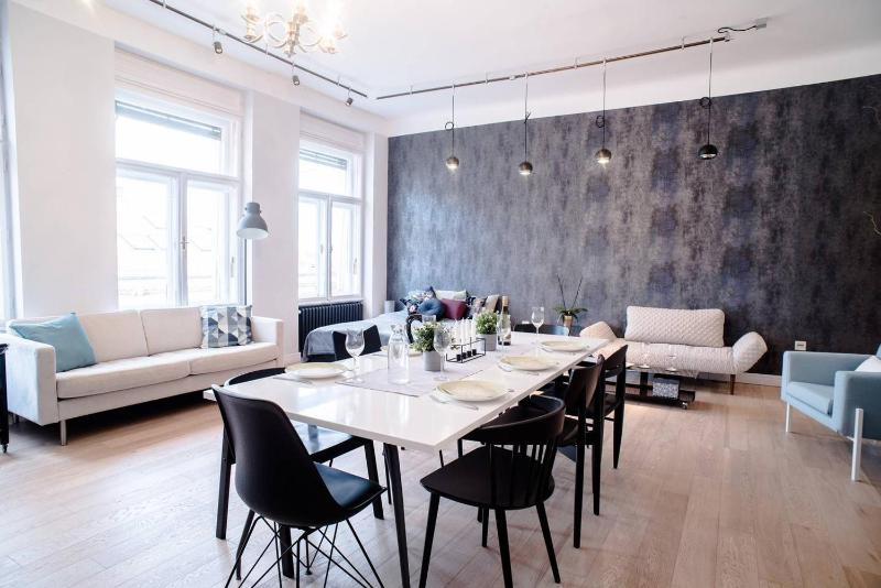Stunning new central home near Basilica - image 16