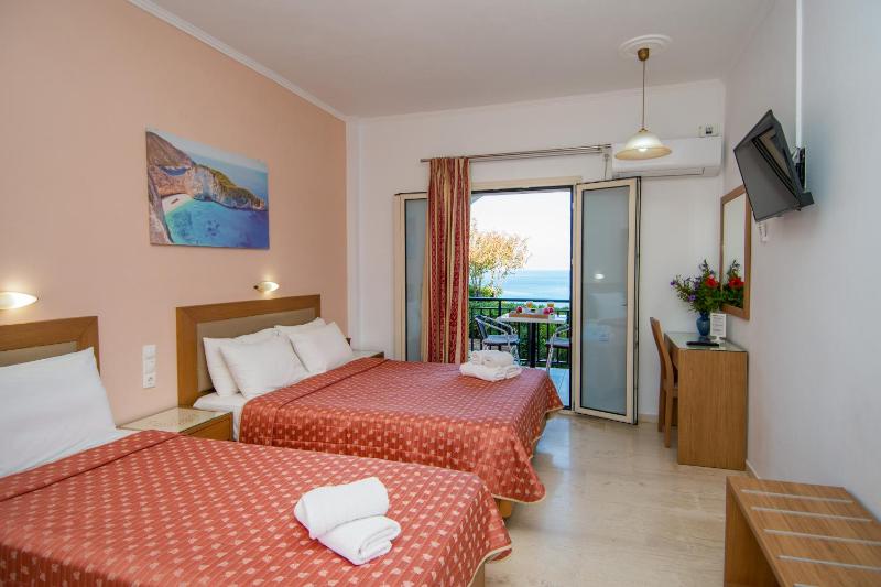 Double Room with Sea View image 3