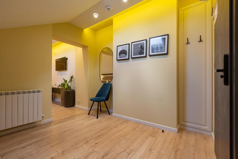 Double Room image 3