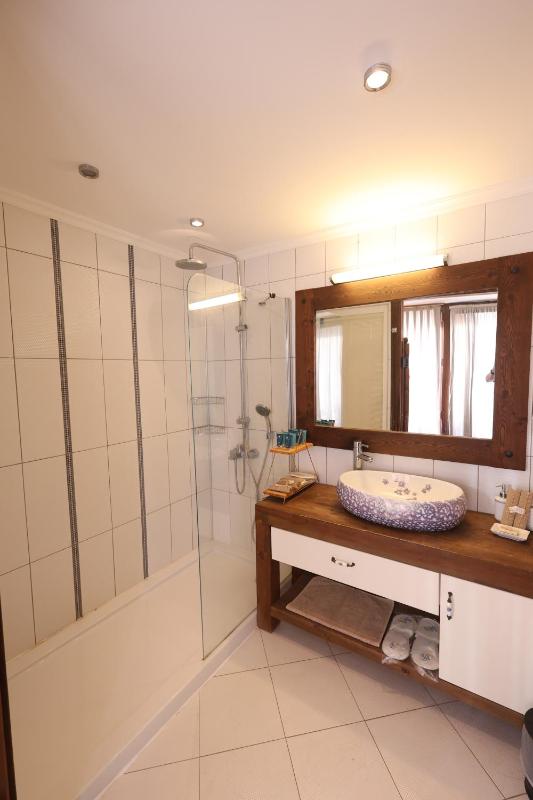 Mirach Suite  image 2