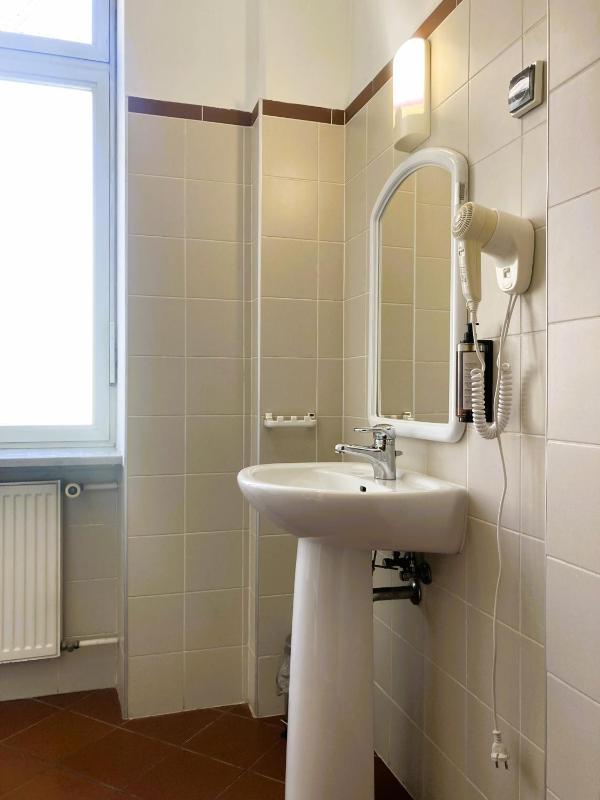 Single Room image 1