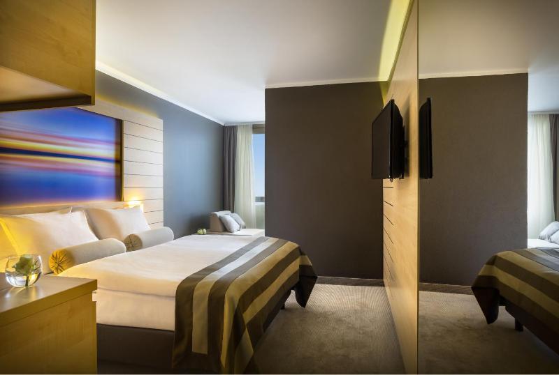 Superior Single Room image 3