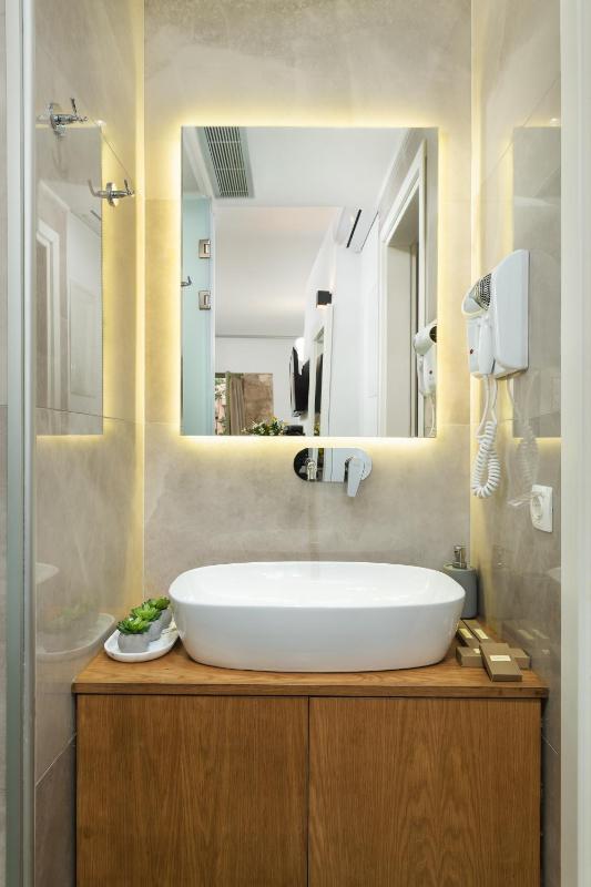 Standard Double Room image 2