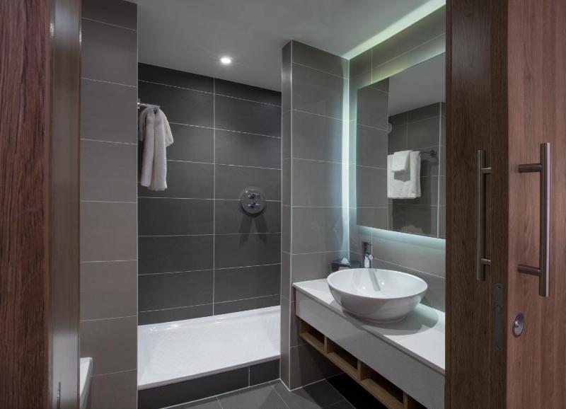 Deluxe King Room with Stadium View image 2