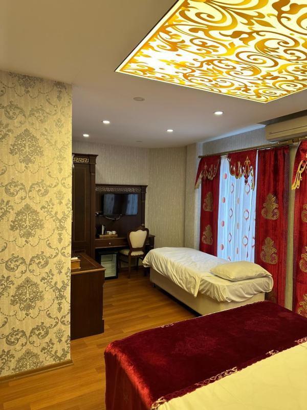 Deluxe Triple Room image 1