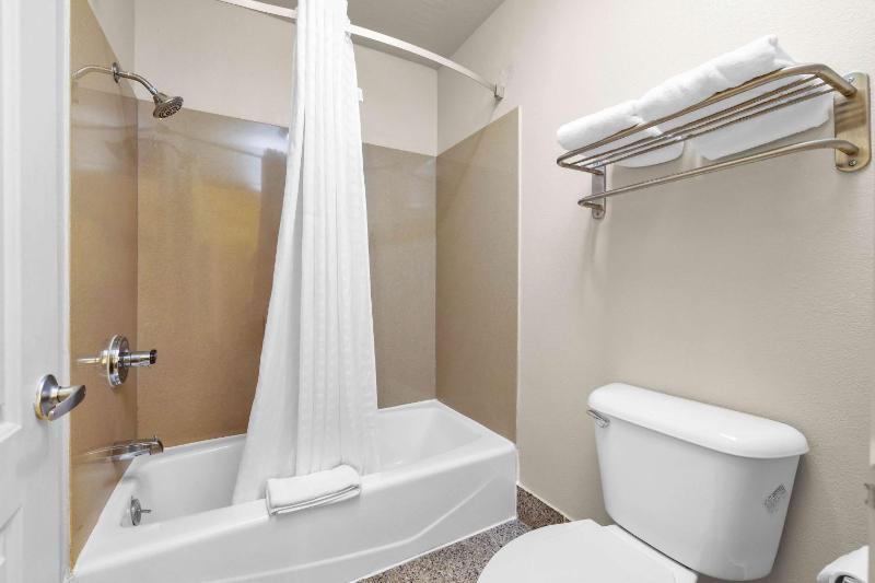 Double Room with Two Double Beds - Non-Smoking image 3
