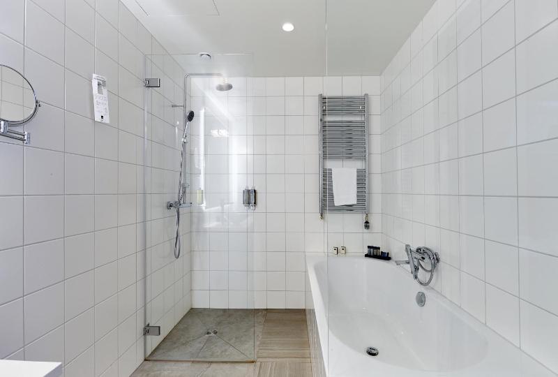 Executive Suite image 2