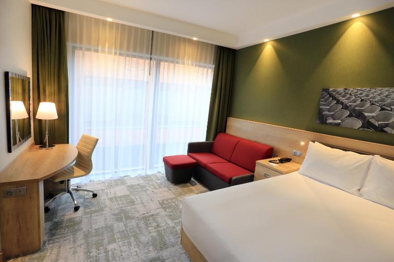 Queen Room with Sofa Bed image 3