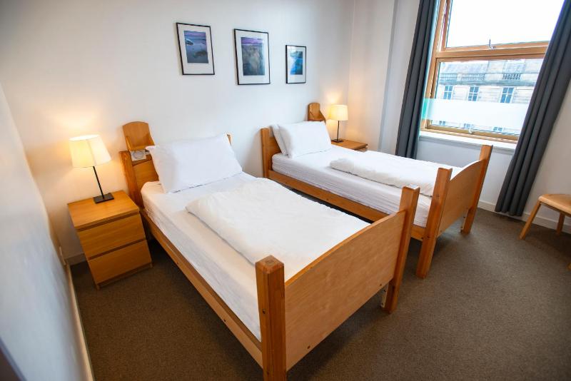 Twin Room image 1