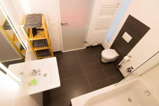 Ferienwohnung Fritz- Büchner- Str - image 3