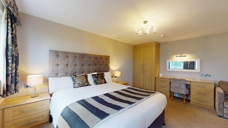 Manor Room image 1