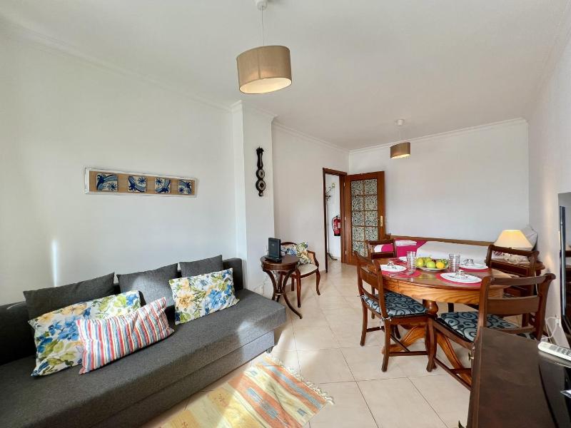 Albufeira Vintage Apartment 1 With Pool by Homing - image 2