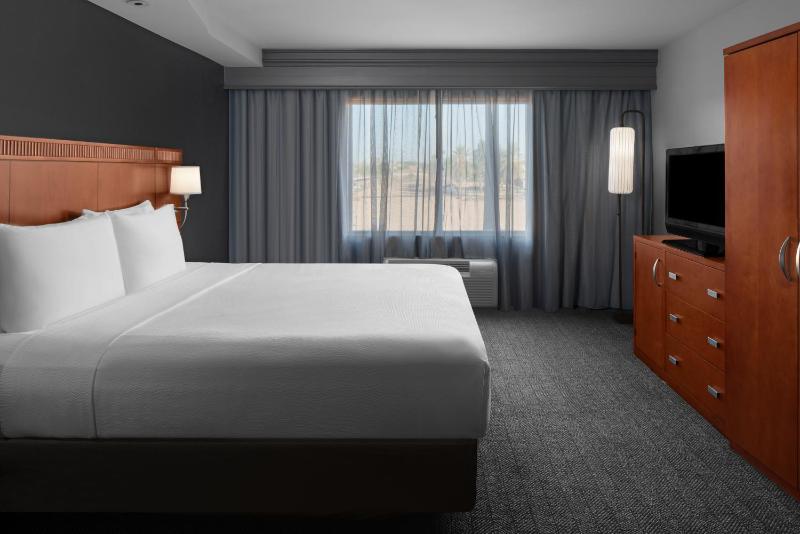 Courtyard by Marriott Phoenix West/Avondale - image 36