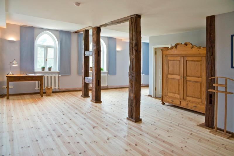 Family Room image 2