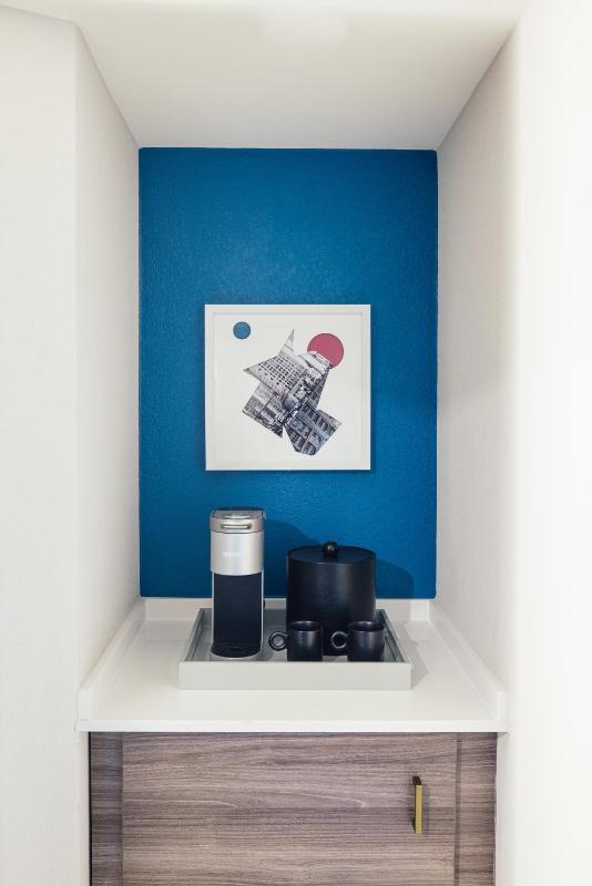 Junior King Suite image 1