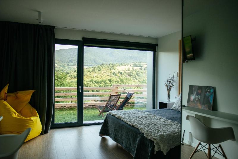 Double Room with Garden View image 3