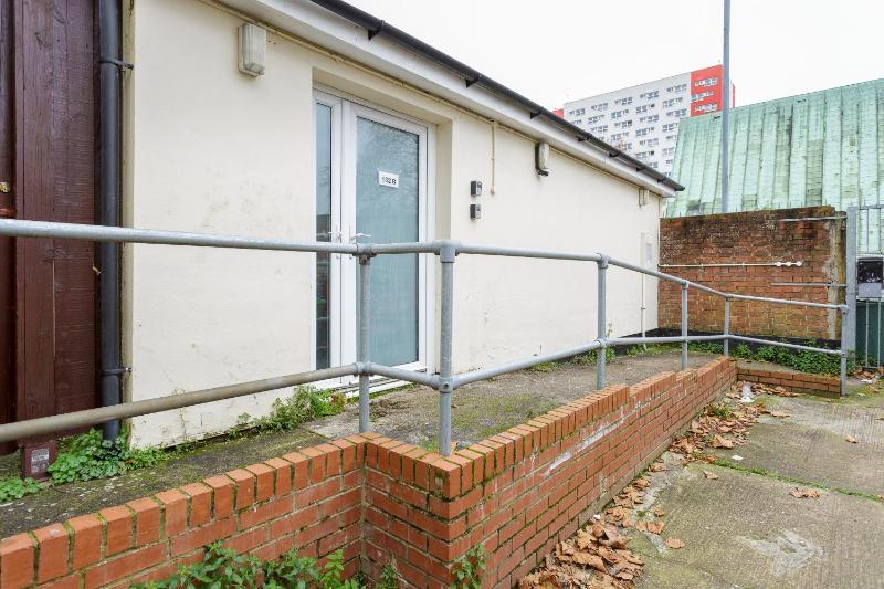 Stylish Self-Contained Annex near City Centre - image 18