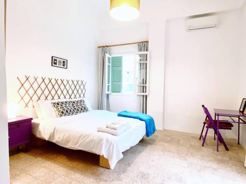 Garden View Apt 4BR Beirut - image 6