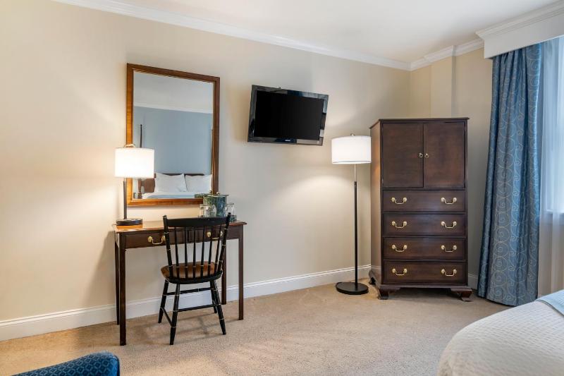 Double Room with Two Double Beds image 3