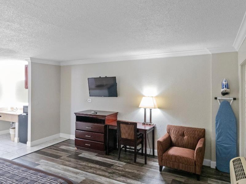 Double Room image 2