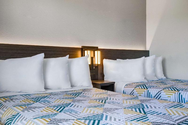 Deluxe Quadruple Room - Non-Smoking image 4