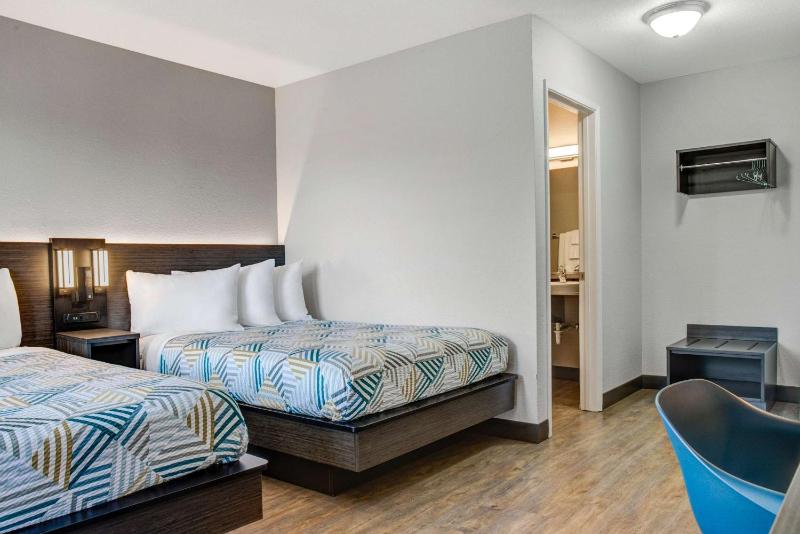 Deluxe Quadruple Room - Non-Smoking image 3