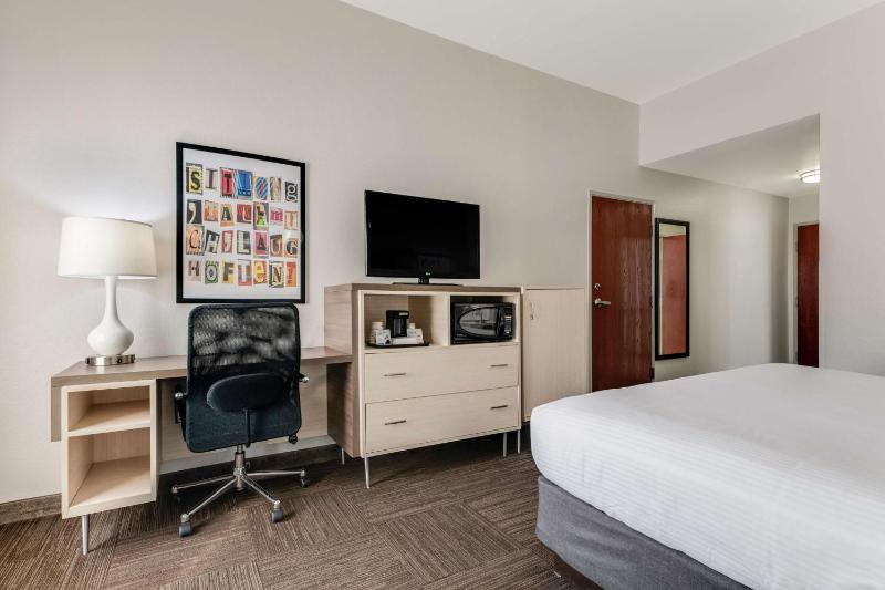 King Room image 4