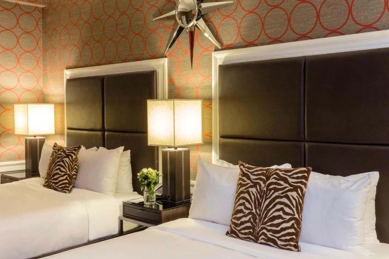 Superior Double Room with Two Double Beds image 2