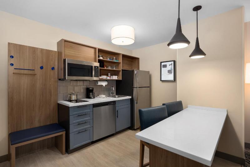 One-Bedroom King Suite - Non-Smoking image 4